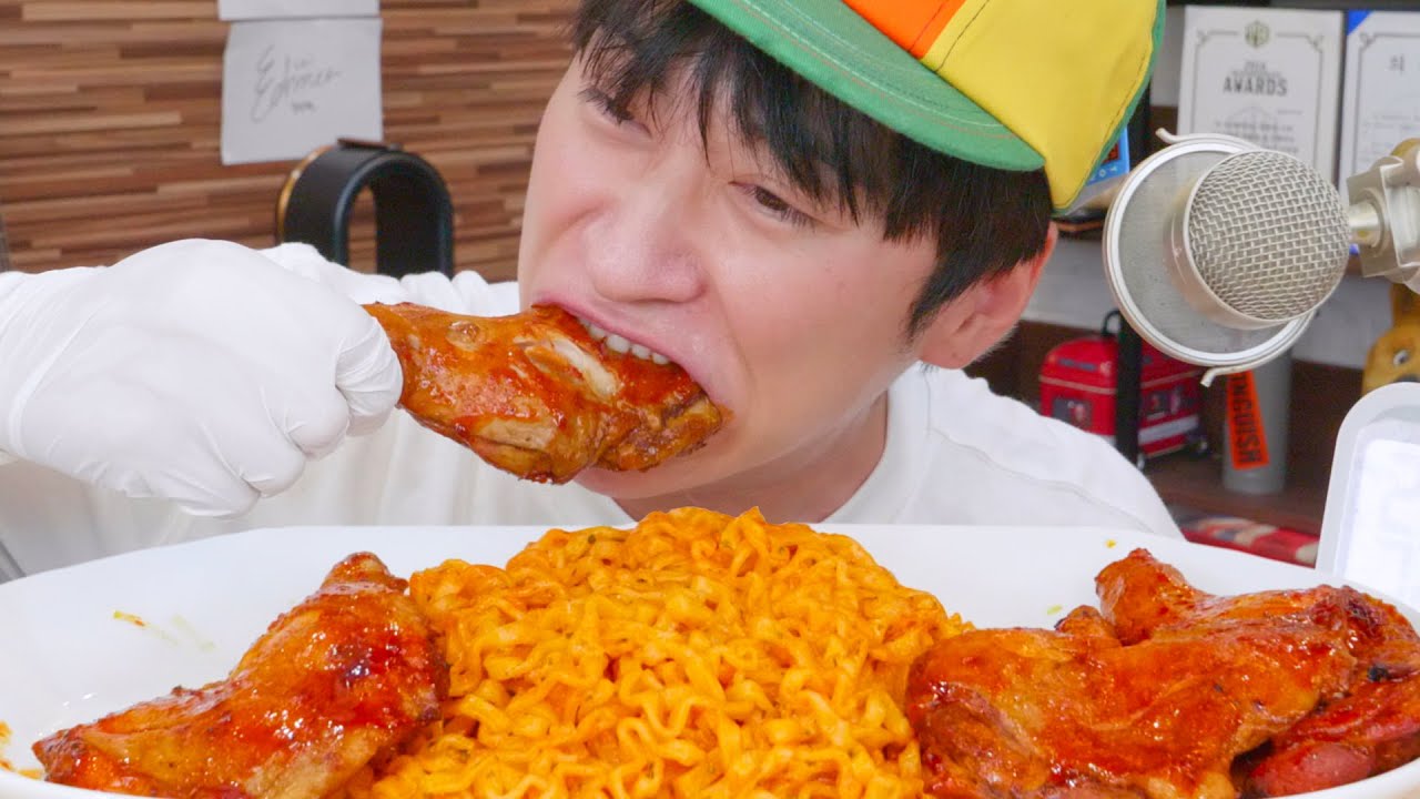 자메이카 통다리구이와 까르보 불닭볶음면을 같이 먹었습니다