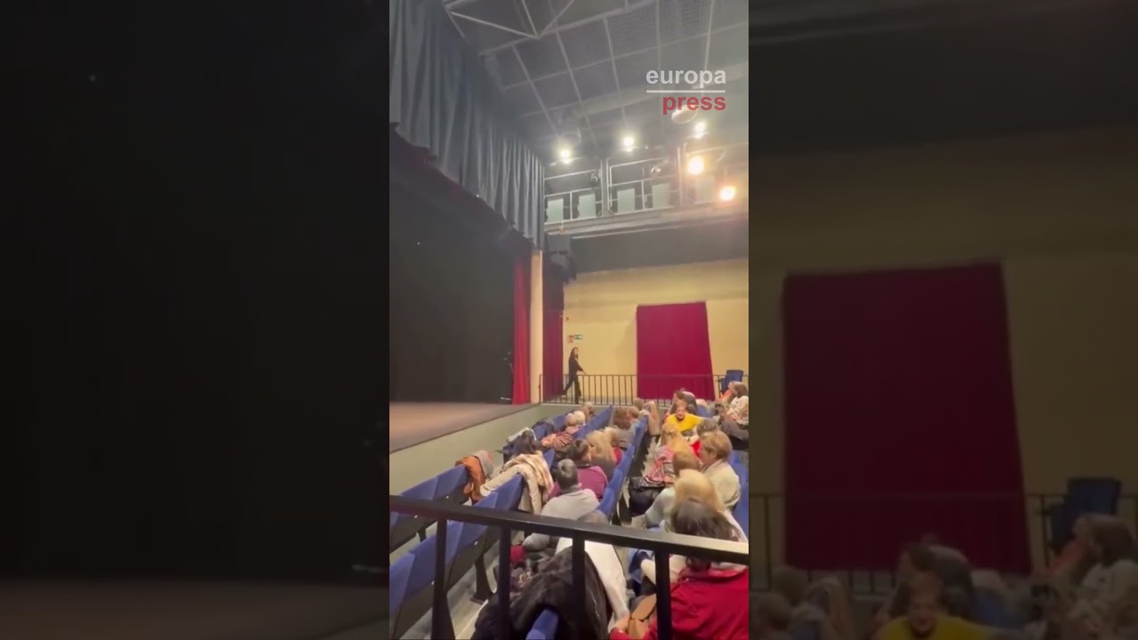 Dimite la concejala de Mujer de Collado Villalba tras interrumpir una obra de teatro feminista