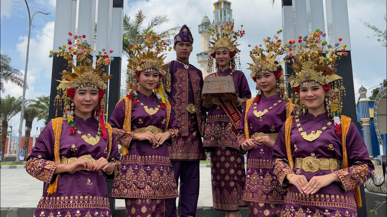 Tari Silampari Khayangan Tinggi Lubuk Linggau (TARI SKT)