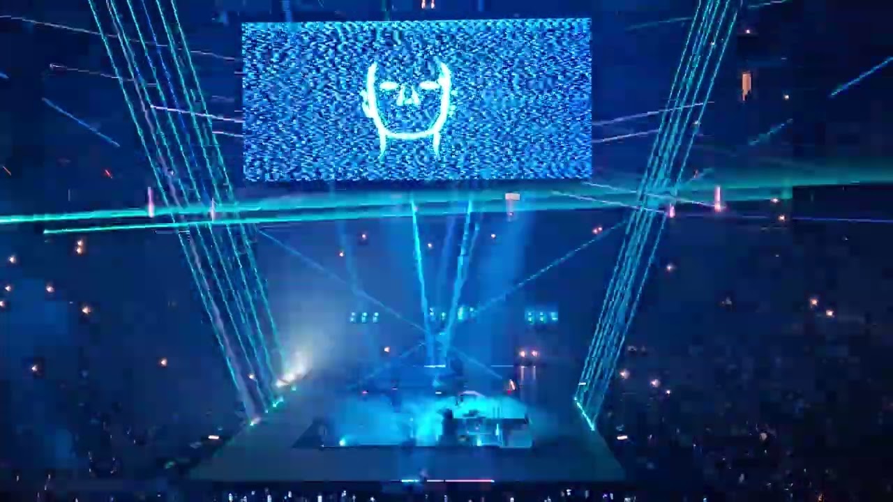 chihiro Billie Eilish live in st Paul MN