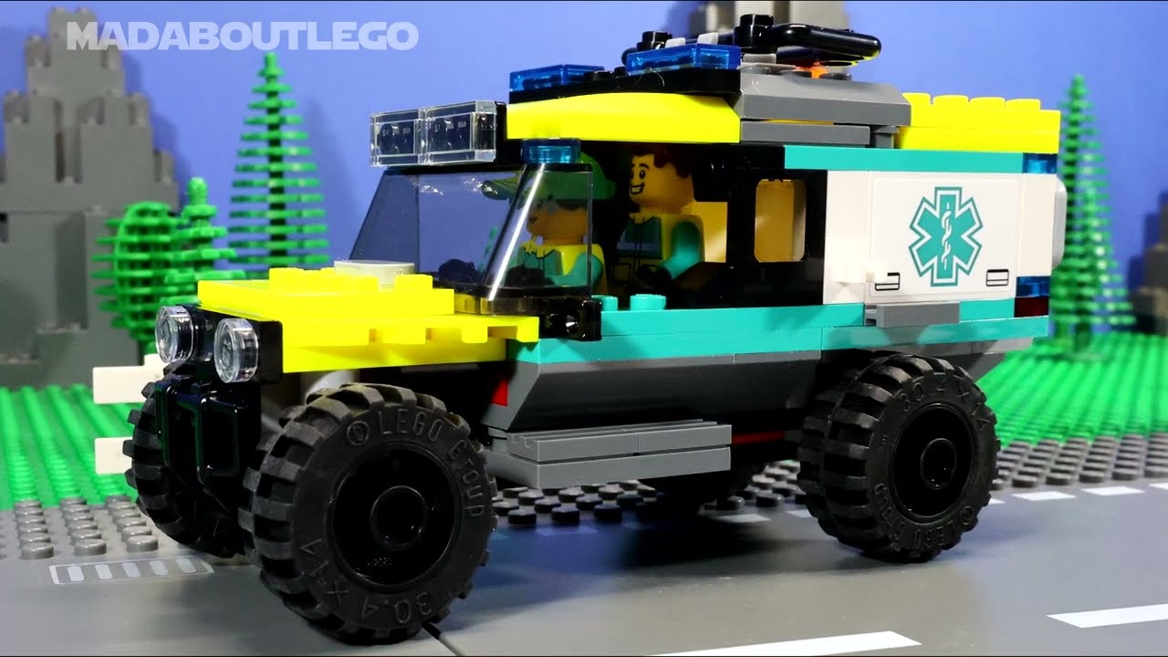 LEGO City 4x4 Off-Road Ambulance Rescue 40582.