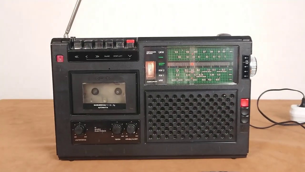 Магнитола RFT R4100 (1980-е годы)