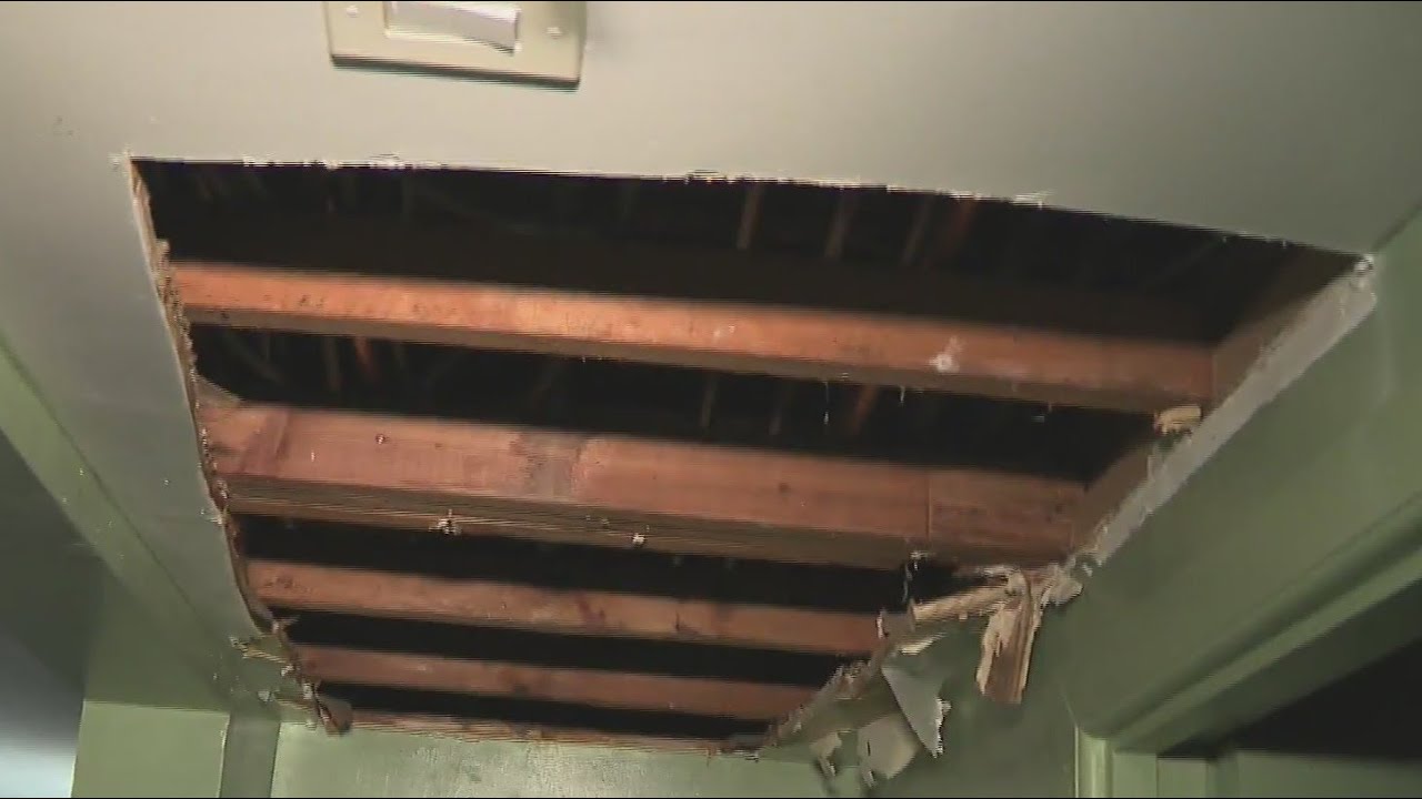 Mother of four in Queens seeks help after pipe burst