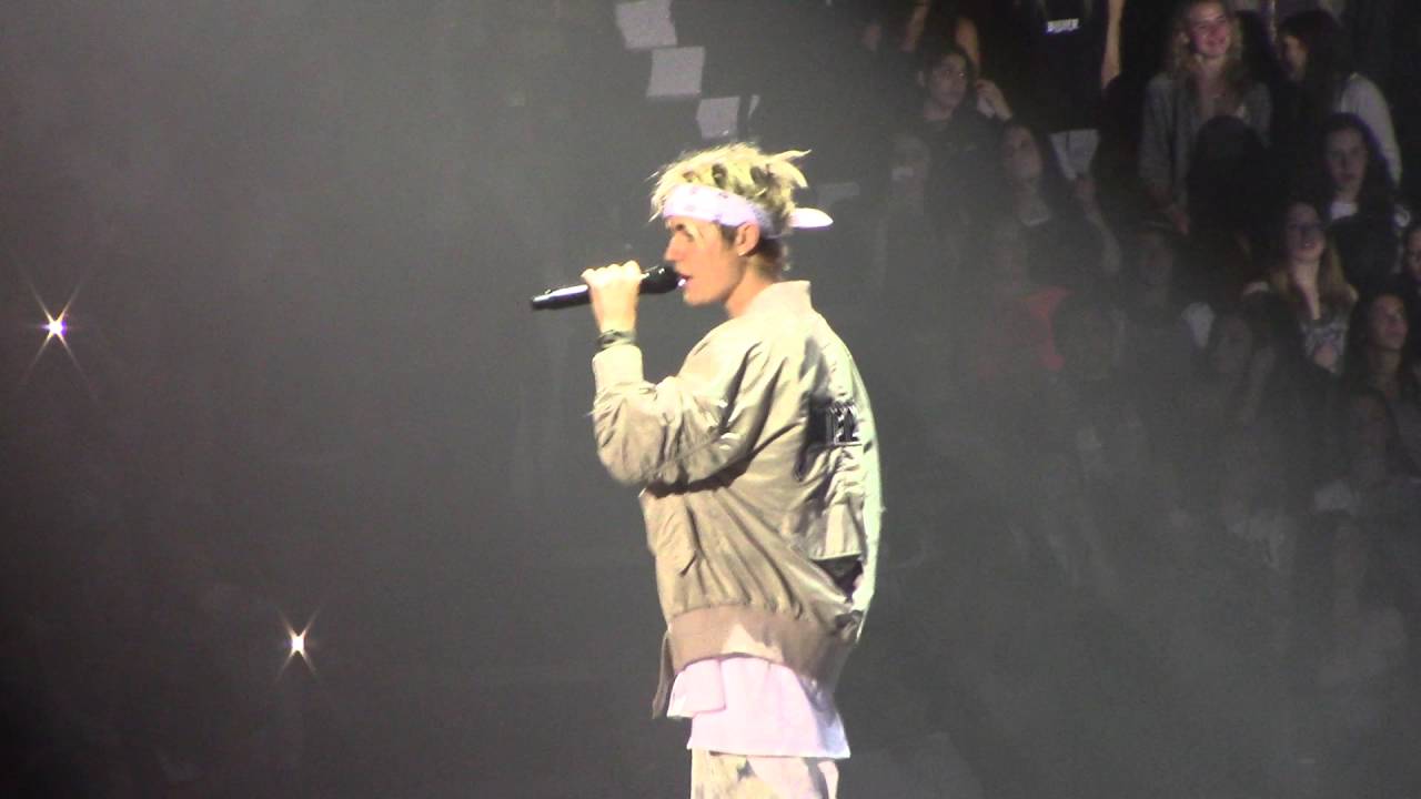Justin Bieber Performing Life is Worth Living (Purpose Tour)