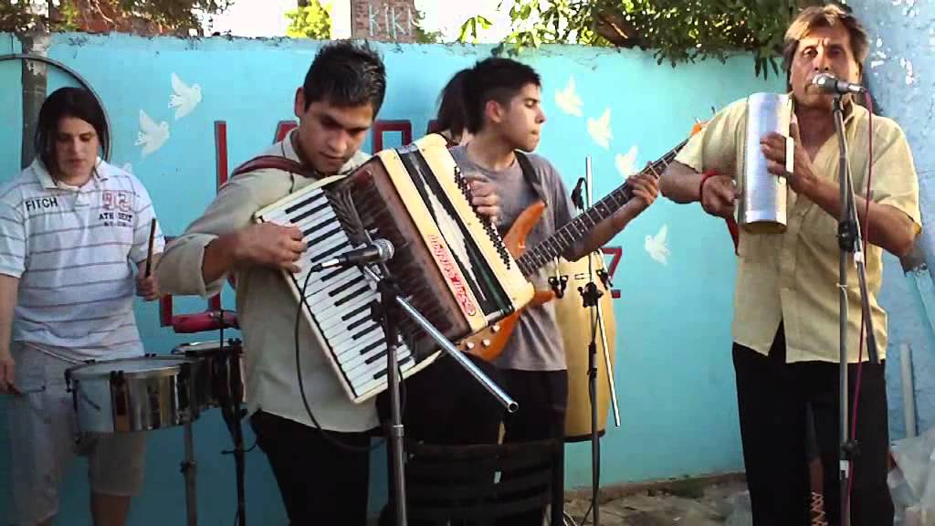 FM La Paz 93.3 -- Los Mistoleros Del Chamamé Tropical