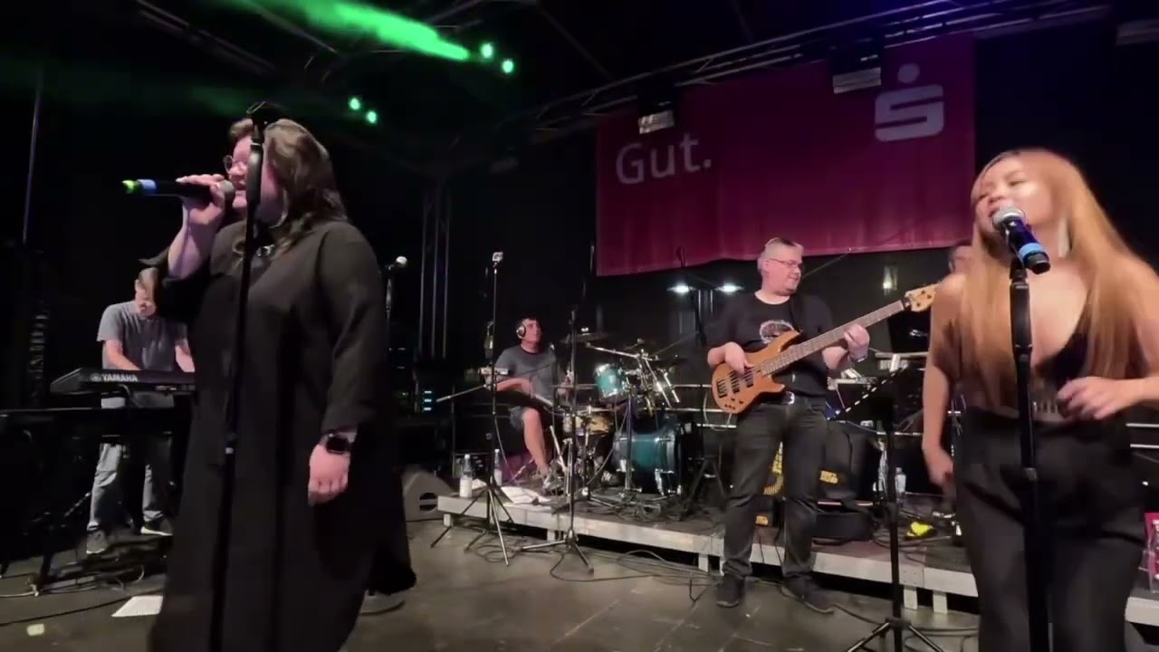 Line Out - Coverband auf dem Weinfest in Bochum-Wattenscheid am 16.09.2023