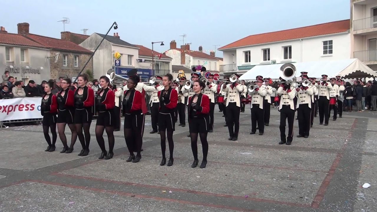 MI-CARÊME DE COÊX (85) 2014 - Le SHOWBAND R.S.F. RÉVEIL FULGENTAIS de SAINT FULGENT ( 85 )