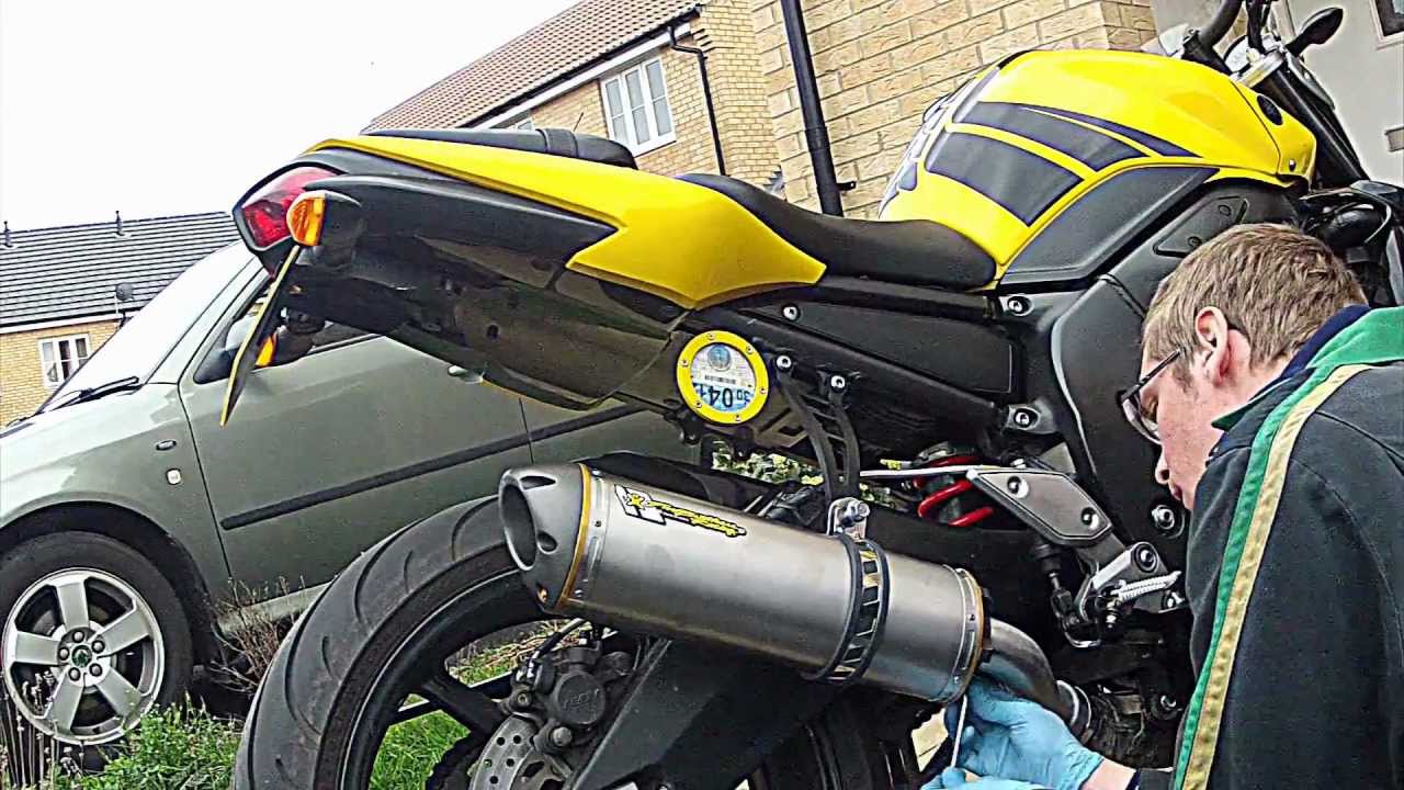 FZ1 exhaust swop for Two Brothers titanium slip-on HD