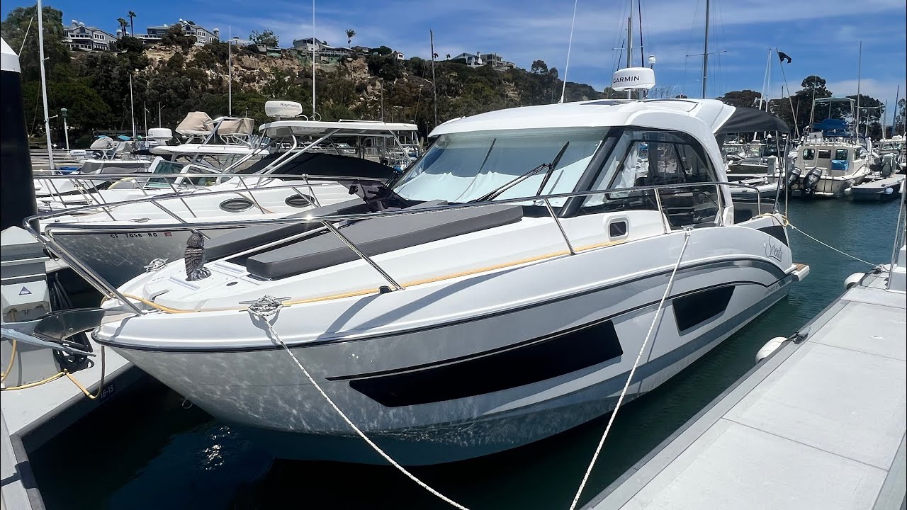 2024 Beneteau Antares 9 Walkthrough