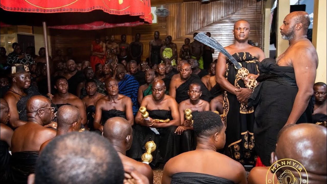 ASANTE MAMPONG MANHENE SWEAR THE OATH OF ALLEGIANCE TO OTUMFUO OSEI TUTU II, ASANTEHENE