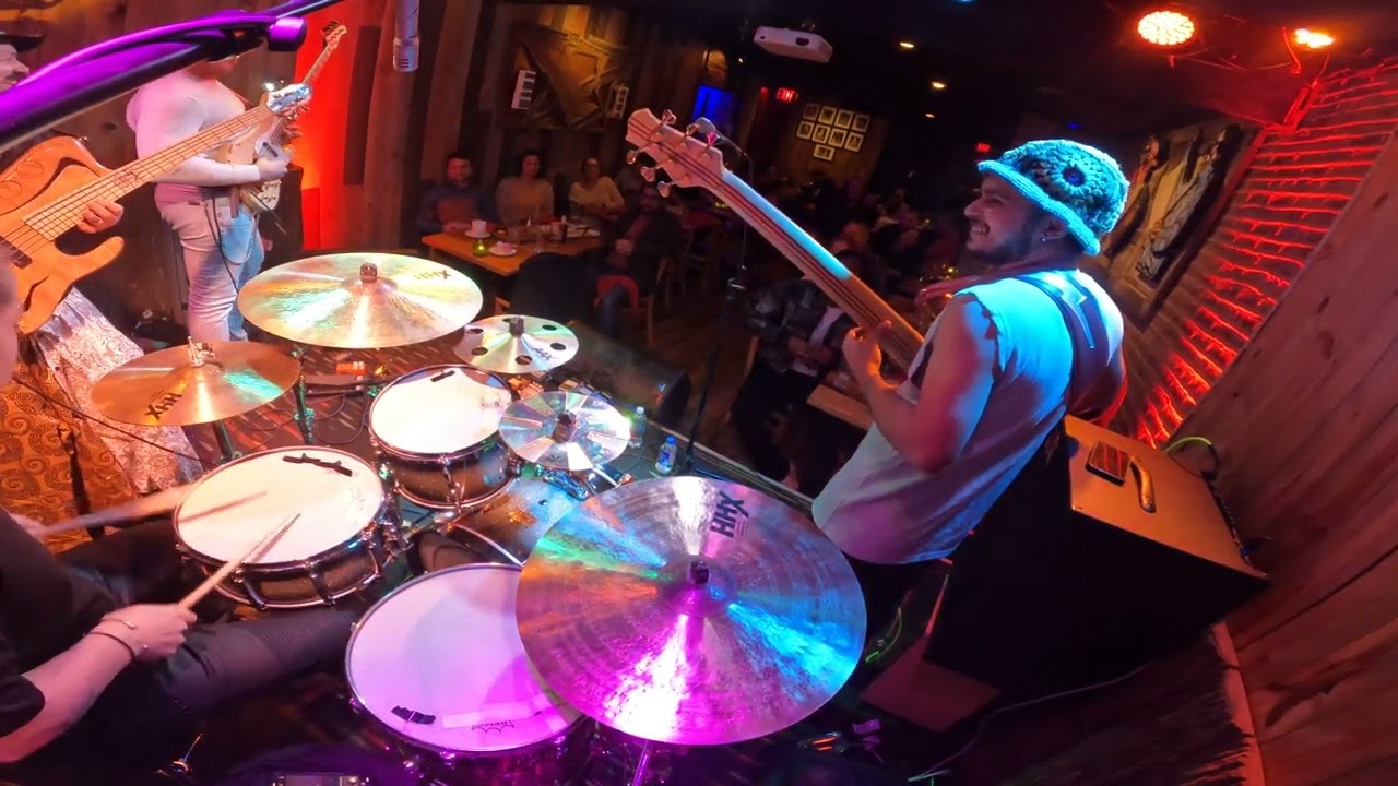 BASSTARDOS ft ISRAEL MORALES #drumcam  DE RUA #song at @saboracafechicago5778