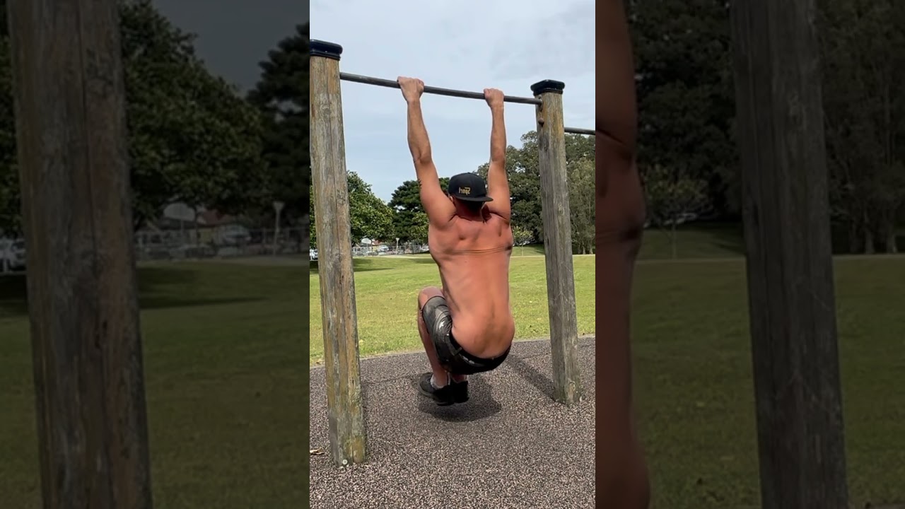 Core activated dead hang, a preparatory straight arm pulling strength foundation. 