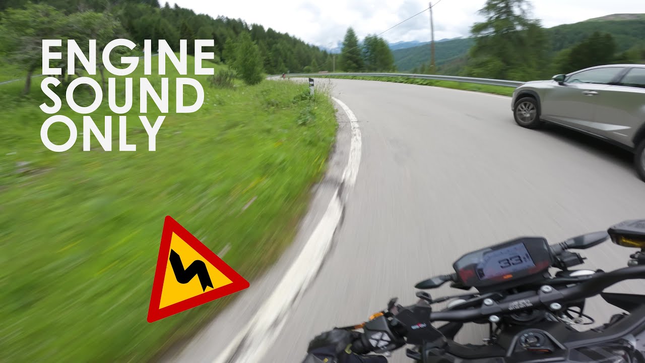 DUKE 790 chasing BMW S1000R DOWNHILL | ENGINE SOUND | 4K