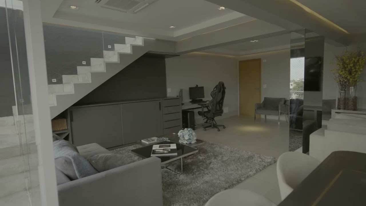 Cobertura a venda na Granja Viana 2 Suítes 4 Vagas 262m² com 