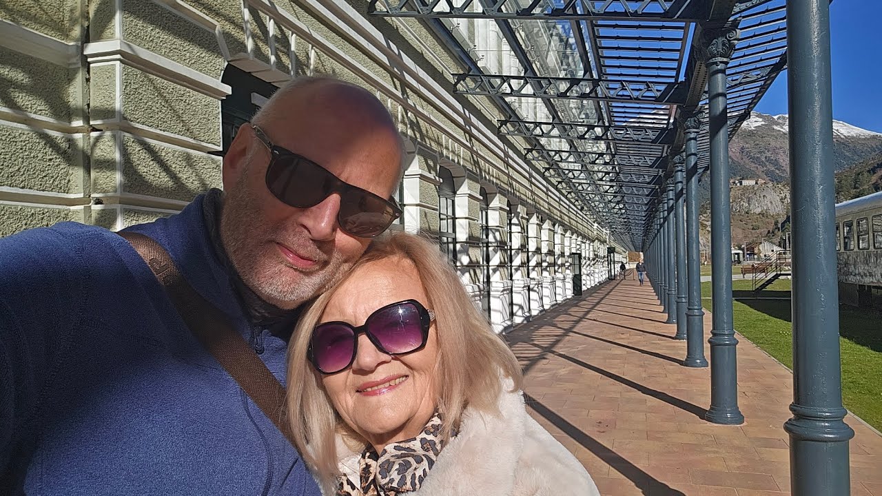 Vlog 23 Camperreis SPANJE in het najaar. We bezoeken een schitterend treinstation in de Pyrenee&euml;n