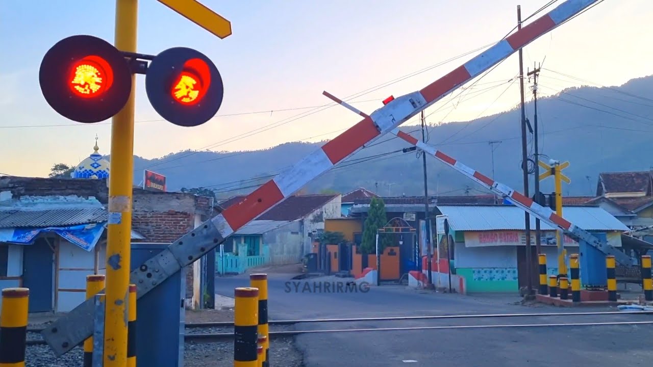 Perlintasan Kereta Api lintas Cibatu - Garut & Bandung - Banjar