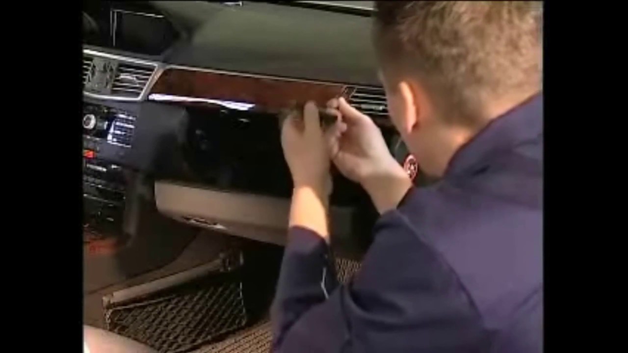 Как снять щиток приборов на Mercedes-Benz W212 E-Class