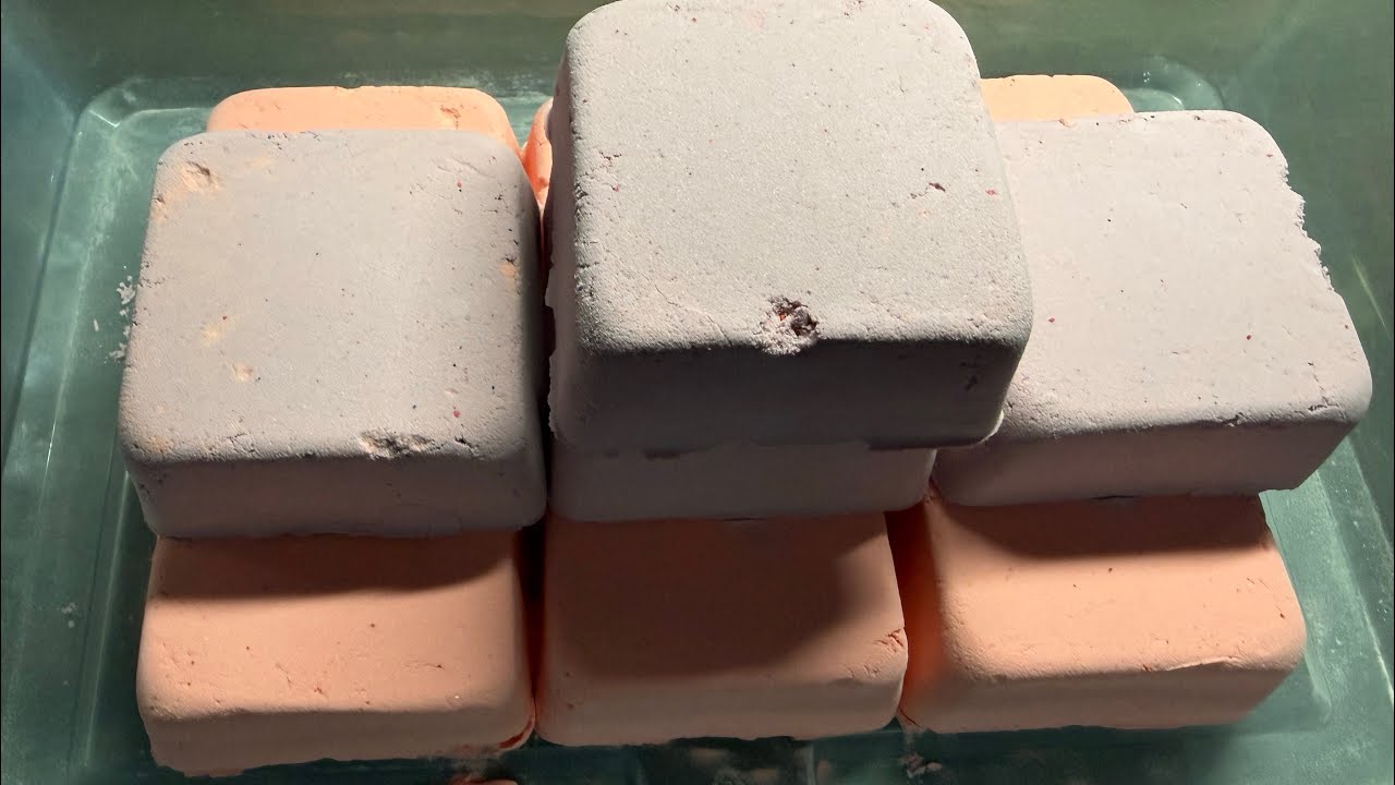 Crunchy blocks ☺️ #bakingsodaasmr #crunchy #colors #square #asmr #textures #sounds #satisfying 