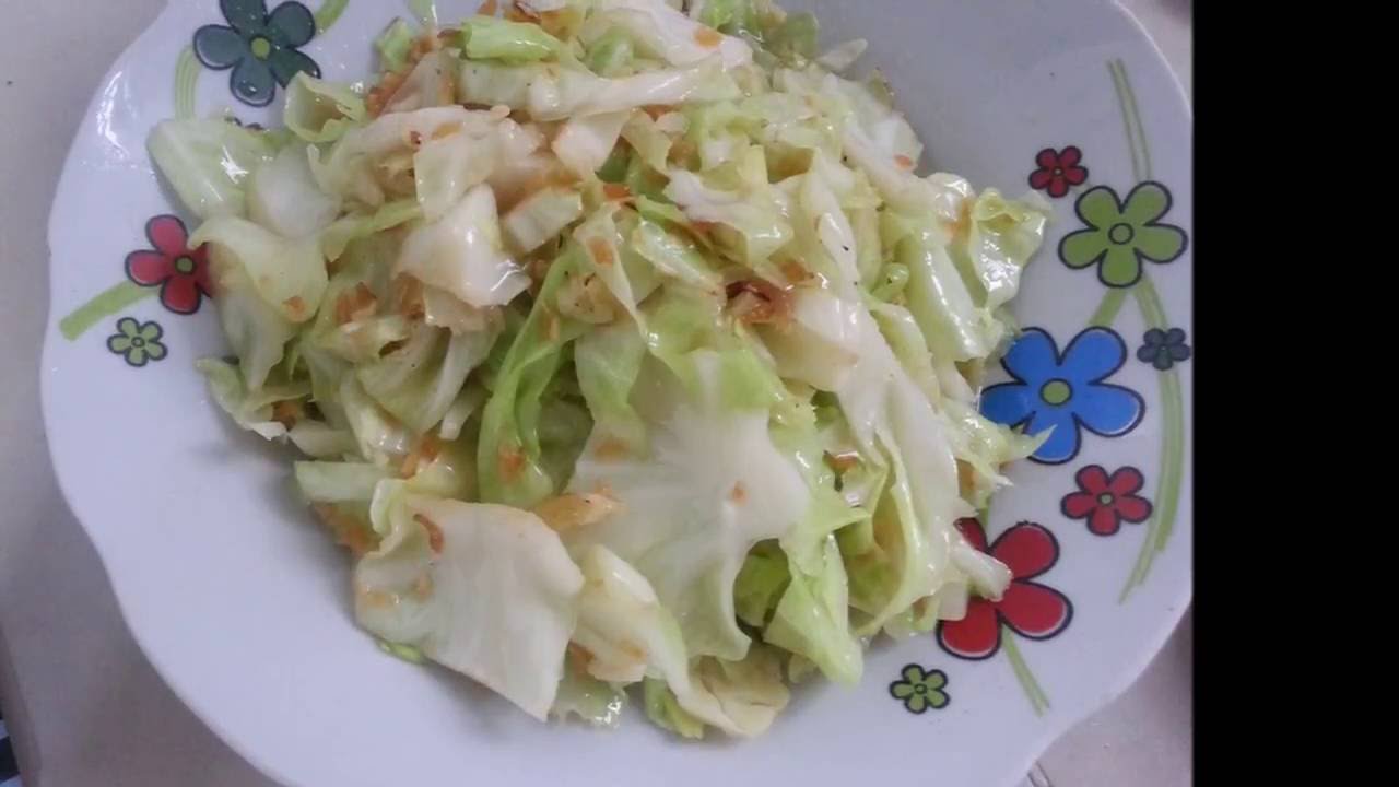 Stir fry cabbage with dry shrimp