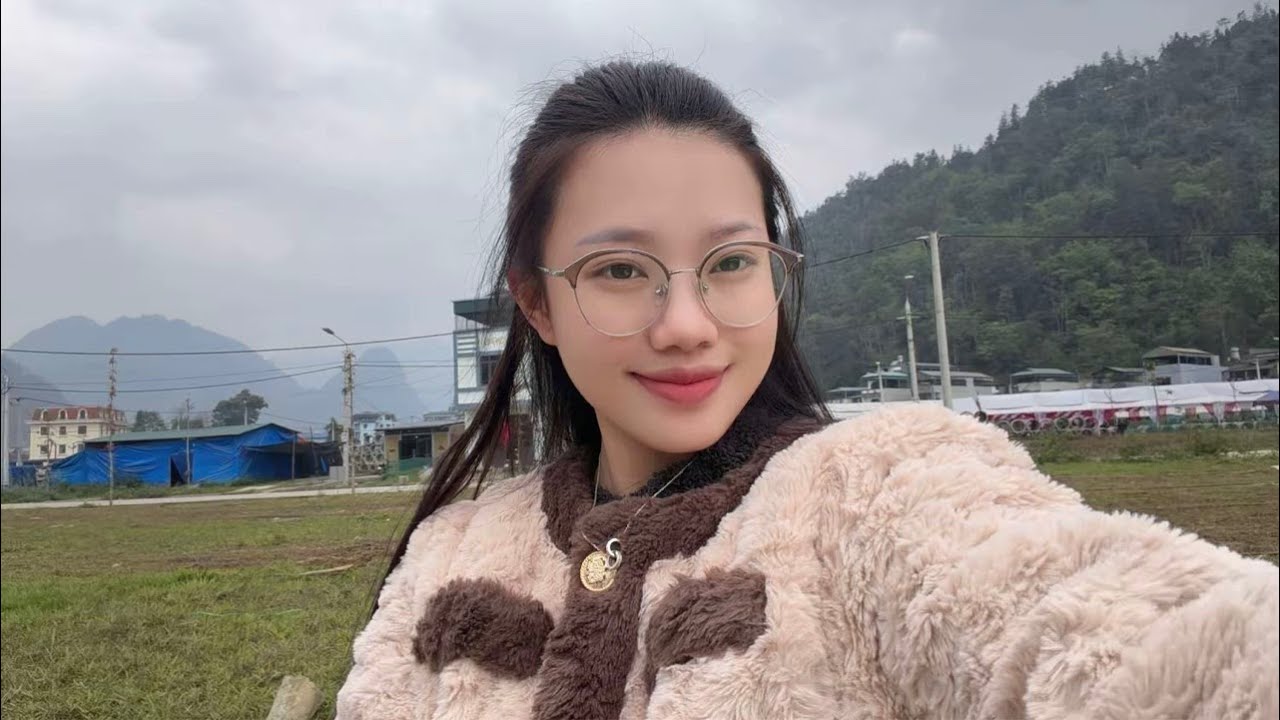 Beautiful Hmong Girl: Songs & Chat 🎵 祝大家听歌看舞愉快🎵 흐몽족 소녀: 노래와 채팅 ⛰️❤️