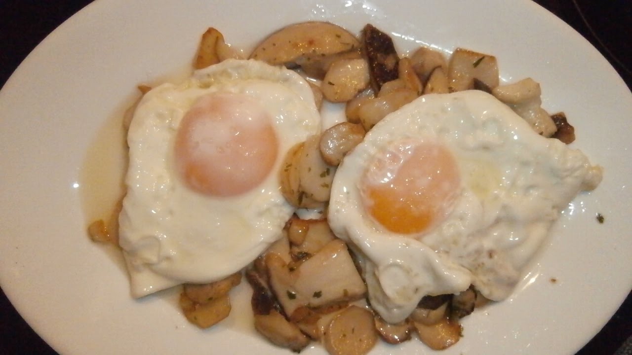 Receta Boletus al ajillo con huevos fritos.