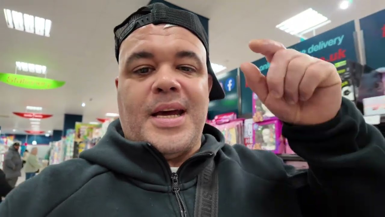 Being dragged around Home Bargains by the Mrs 🛍️ 