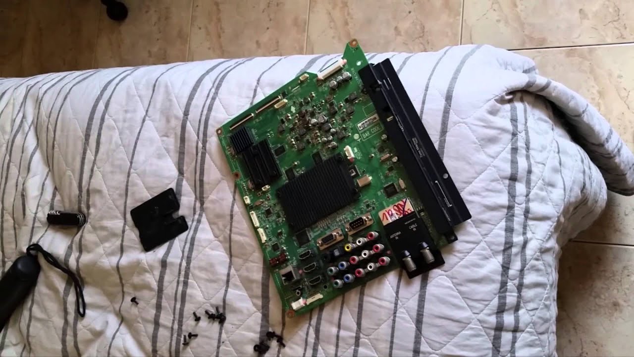 Como cozinhei (assei) a placa m&atilde;e da minha TV e consertei