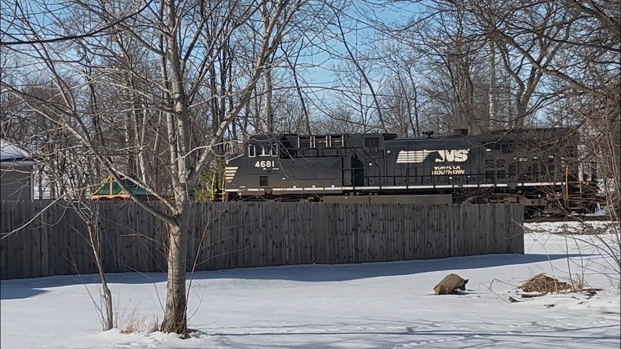 NS 4681 leads NS 279 (Norfolk, VA to Kansas City, MO) 2/7/26 2:08 PM @Indiana-Railfanner 