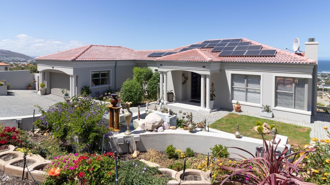 Double-storey house for sale in Onrus River | Pam Golding Properties