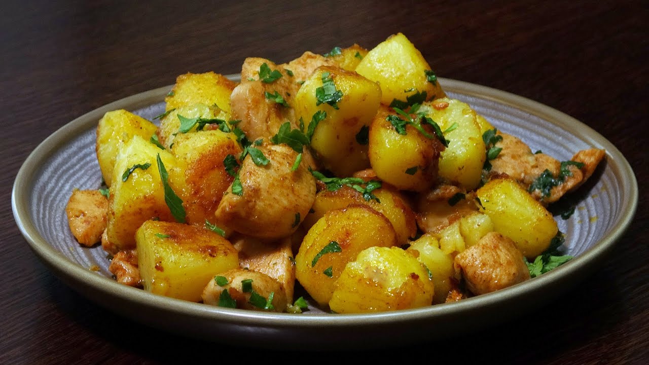 Картофель и куриная грудка с маслом и чесноком. Быстрый и невероятно простой рецепт.