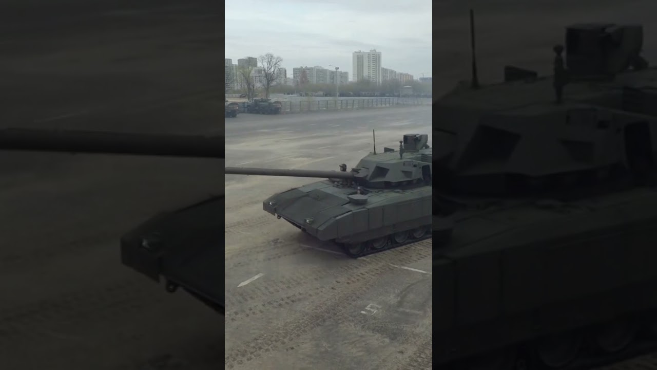 MOSCOW, RUSSIA Tanks column leaving military base