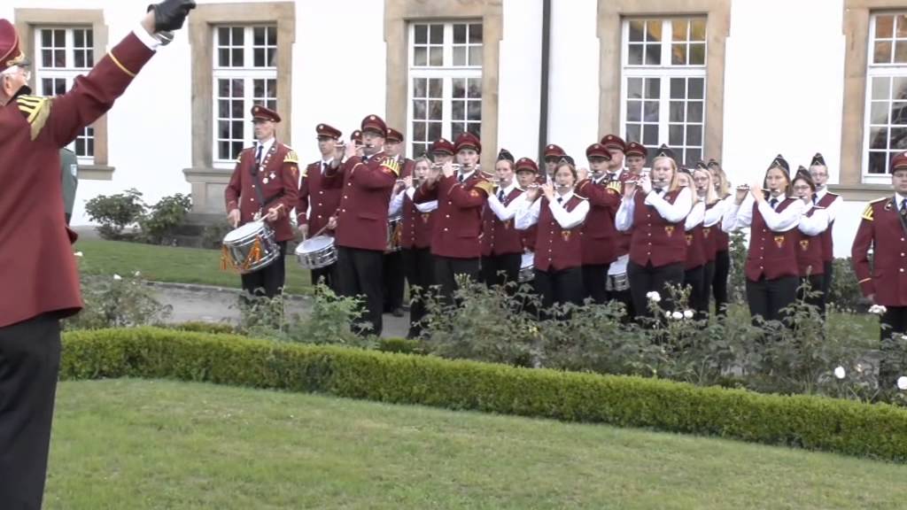 Großer Zapfenstreich im Innenhof Schloss Gehrden 2015