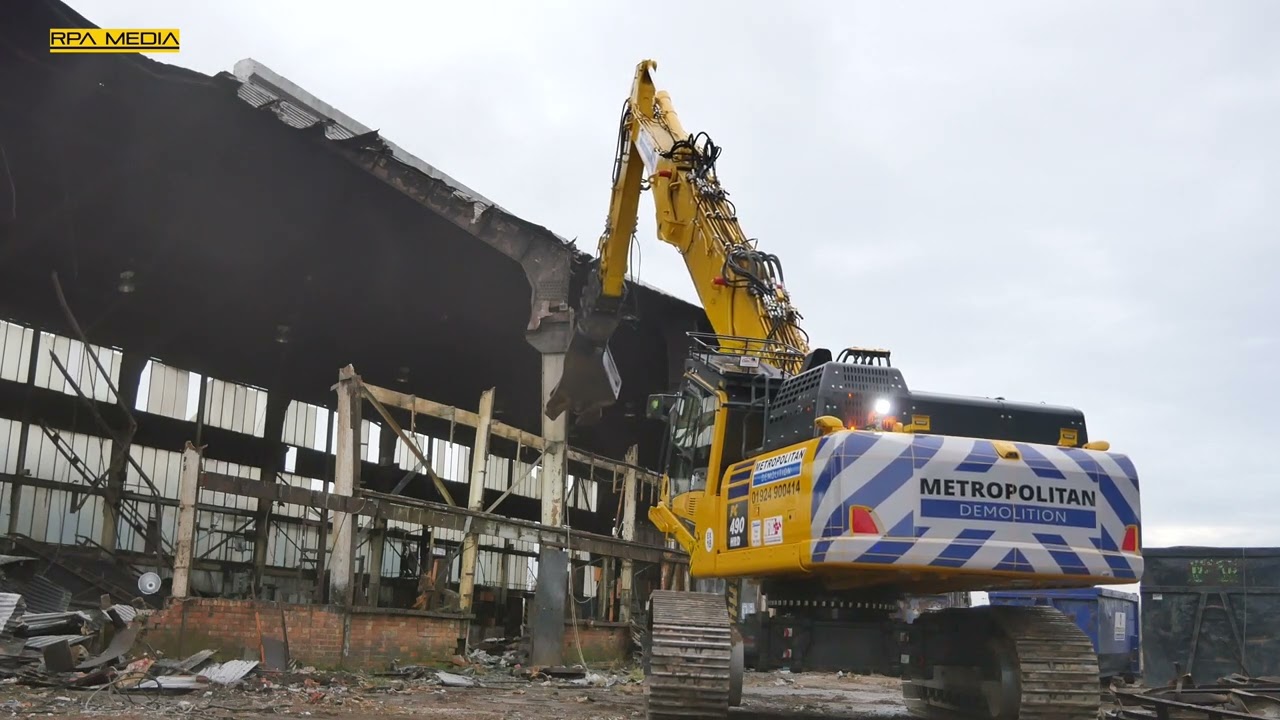 NEW Komatsu PC490-11 Metropolitan Demolition
