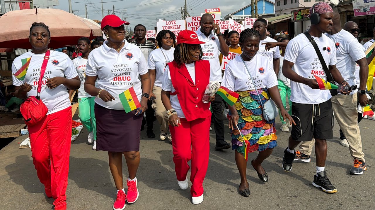 Say No To Dr!g❌Street Advocate Against Drugs😳Musician Akosua Gyapoma,OG & Crew Storms Koforidua🔥