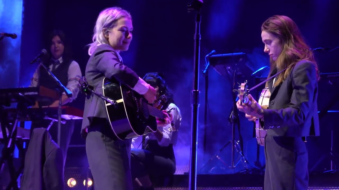 Boygenius - Graceland Too [Phoebe Bridgers song] (Re:SET Forest Hills Stadium, NYC 6/17/23)