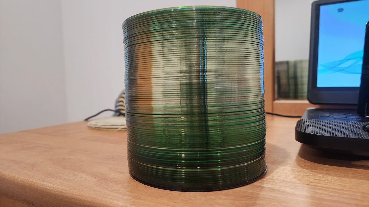 Organizing a small amount of CD's before the new Year (4k)
