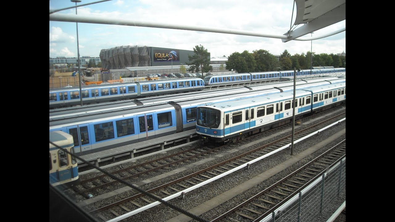 U Bahn München Haltepunkt Fröttmaning, mit Bayern (Allianz) Arena