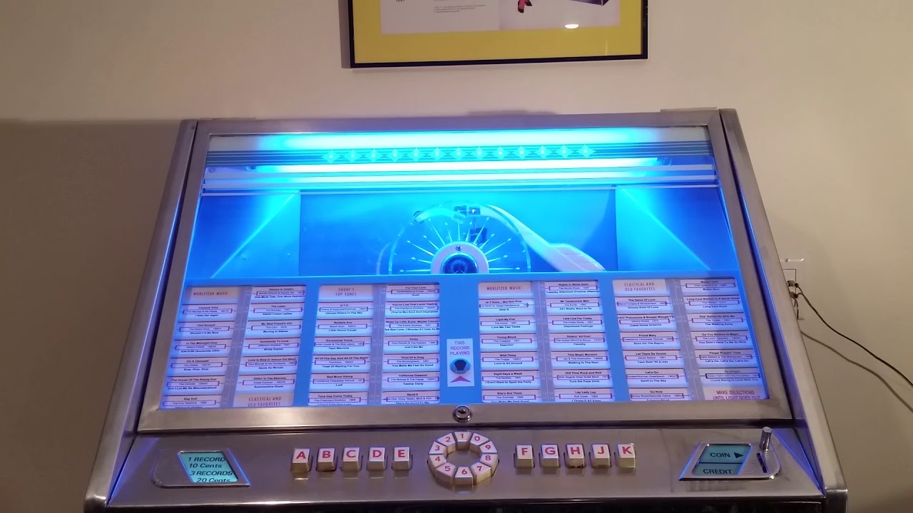 Wurlitzer Lyric E - making and playing three selections