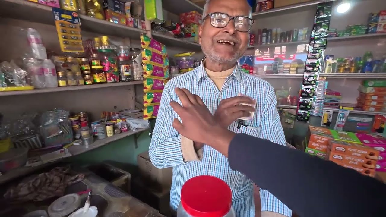 দোকানি থমকে গেলো 😐#publiceducation #experiment #prank #humanity #streetview