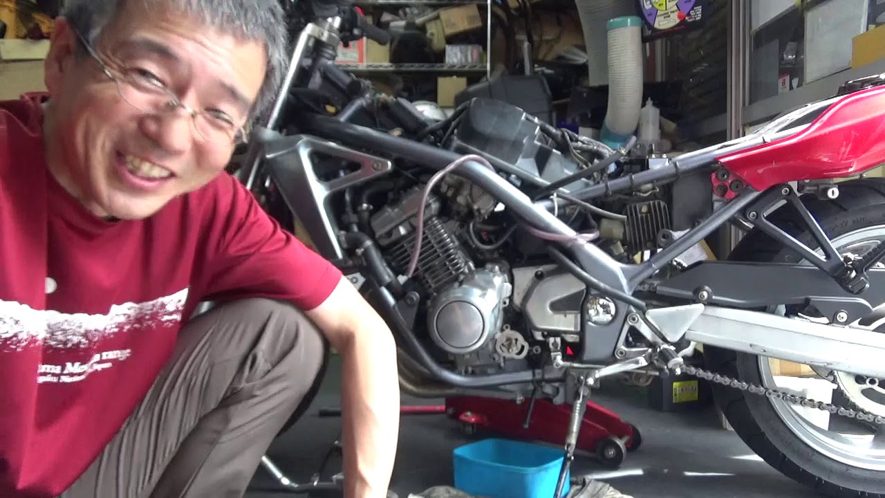 バイク屋の日常　バリオスのウォーターポンプメカニカルシールのサイド交換作業です。失敗でしたよ。