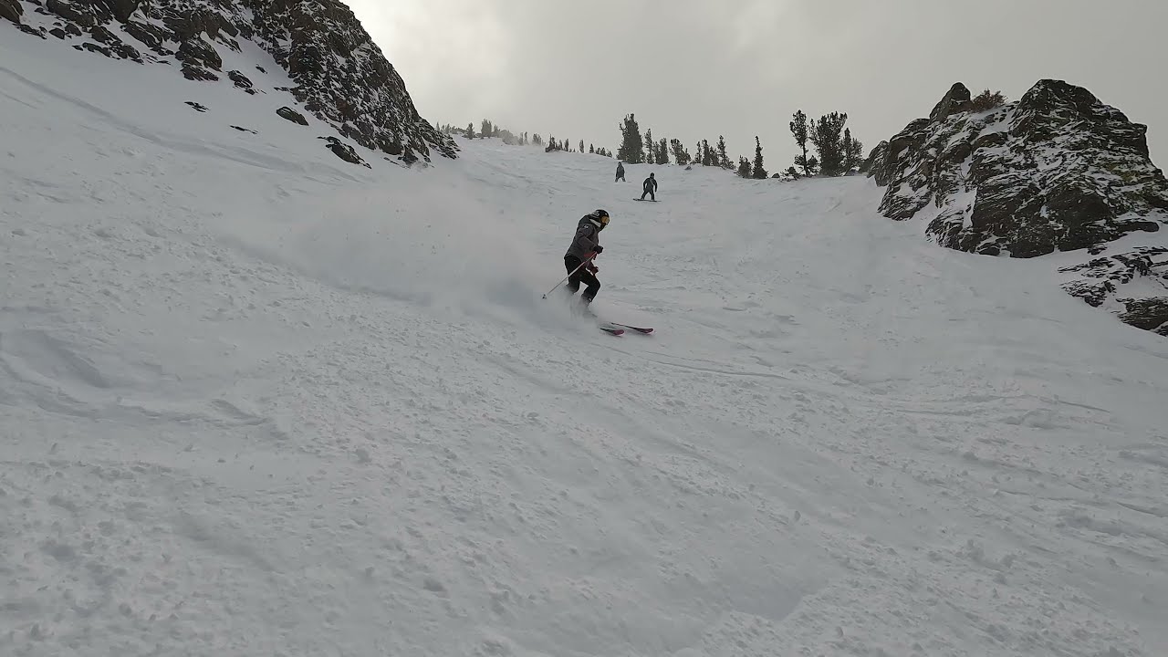 Avalanche Chutes @ Mammoth Mountain (2021/12/25)