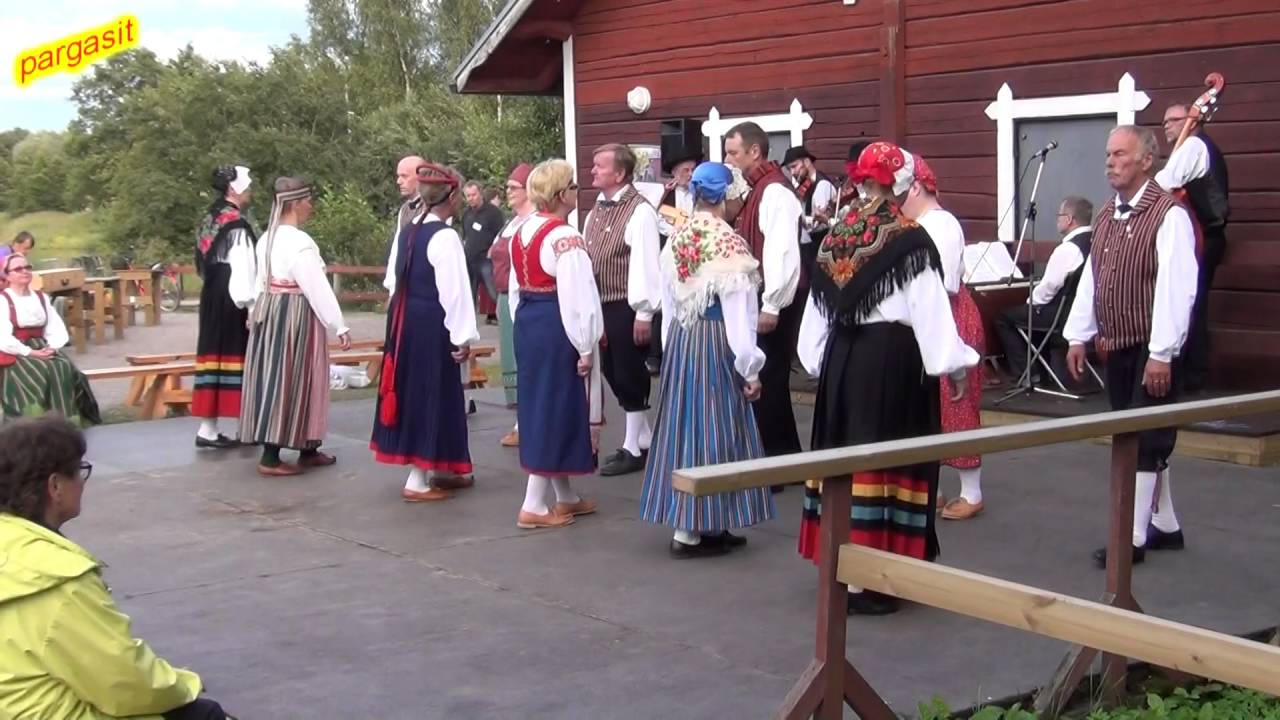 Folk dance - Lappfj&auml;rds menuett, Helsingin Pit&auml;j&auml;n Tanhuujat ja Spelarit 10.8.2016