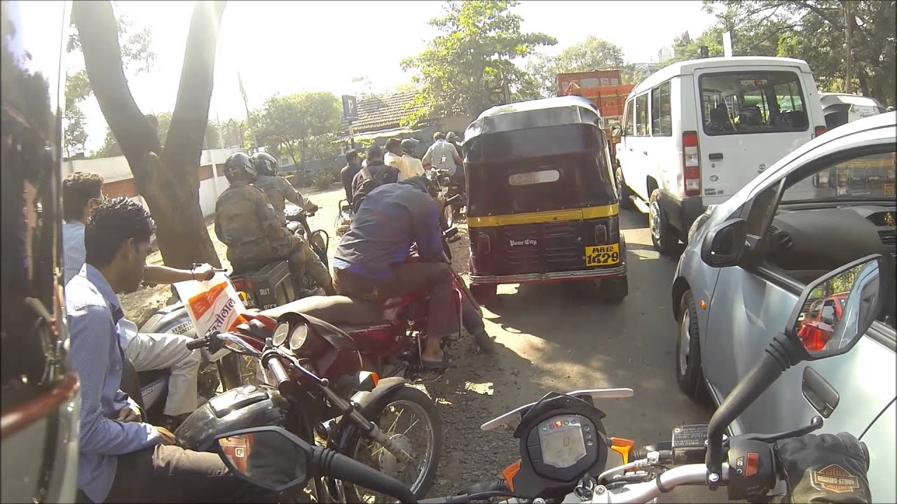 Crazy Railway Level Crossings at Ghorpuri, Pune.