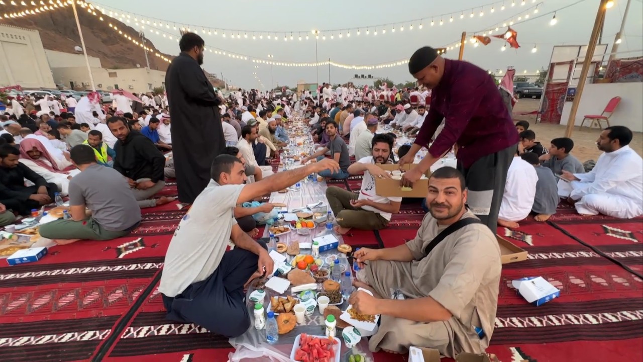 عيدكم مبارك شاهد ختام سفر الإفطار🌙 بالمدينة المنورة بحي الشهداء أحد اجواء الختام وأقدم الأحياء