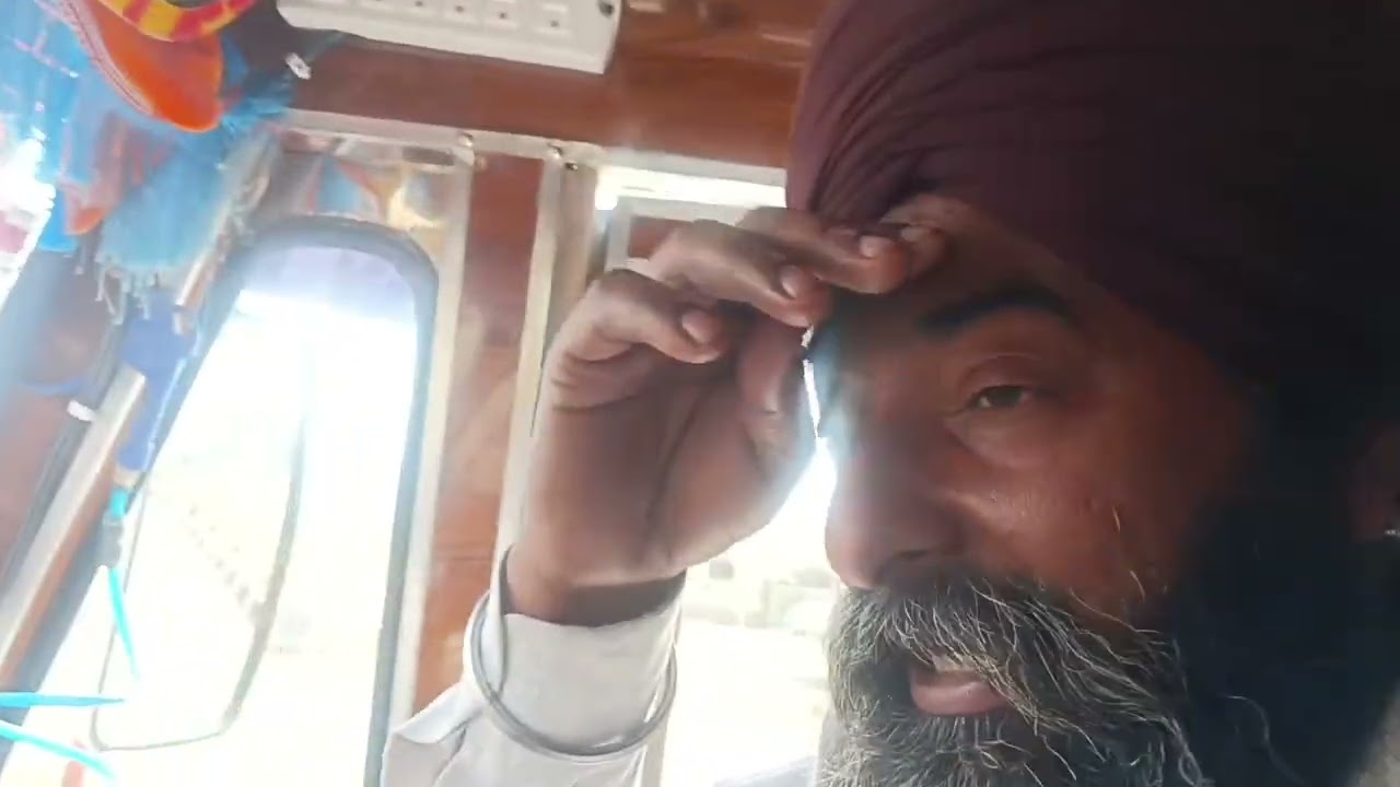    टाटा की एजेंसी से 🚛🚛🚛 गाड़ी में यूरिया डाला