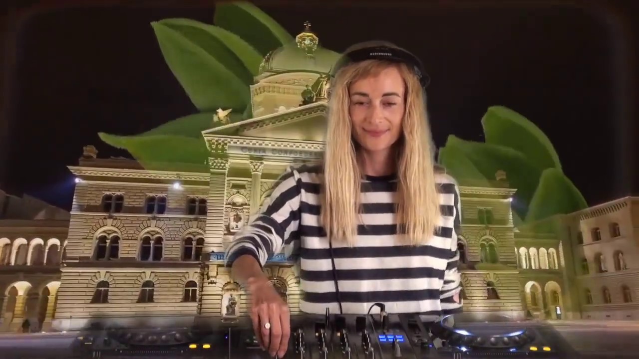 Techno CH live - JULI LEE