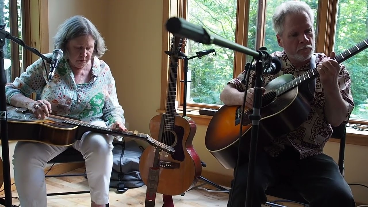 Michael Jerome Browne & Mary Flower: Deep River Blues