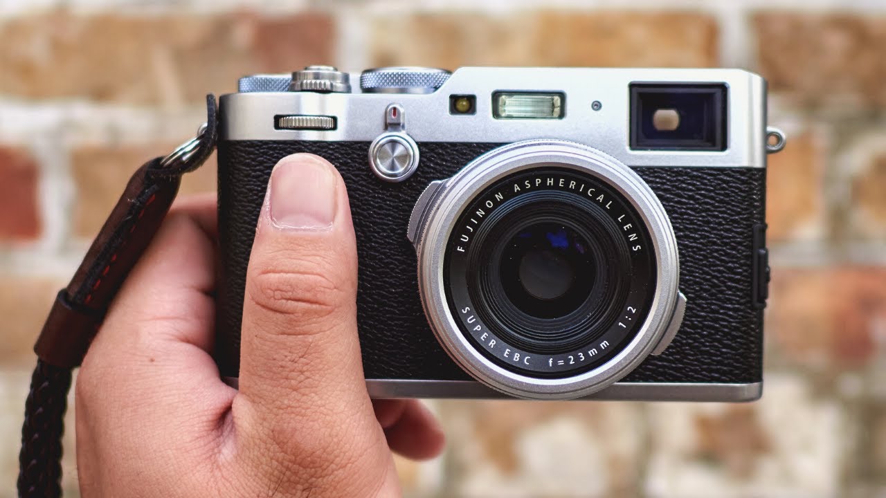 FUJIFILM X100F - Flawed But Enjoyable Street Photography Machine