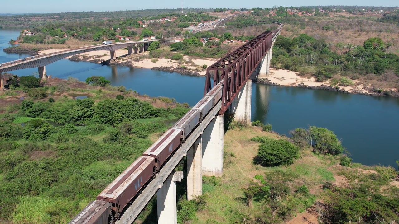 Trem da VLI no rio Tocantins; Trem da VLI na ponte de ferro; Trem em Estreito/Ma.