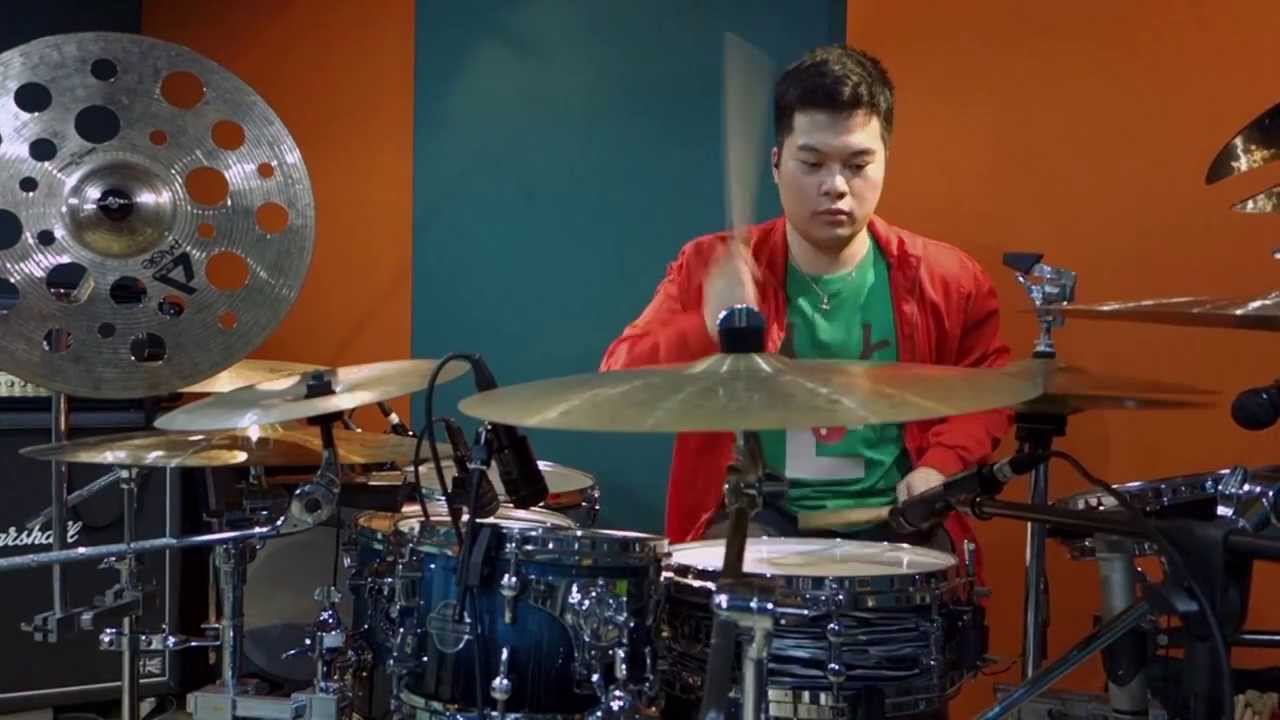 Echa Soemantri - Christmas Medley (Drum Reinterpretation)
